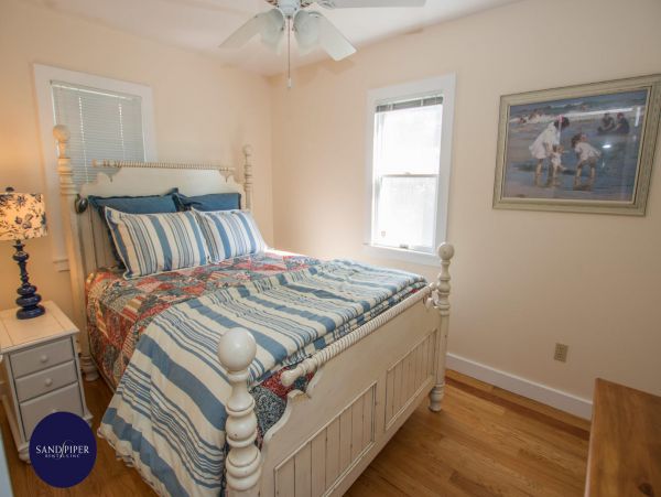 Cape Cod Home 995092