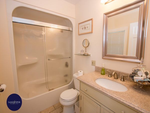 Cape Cod Home 995092