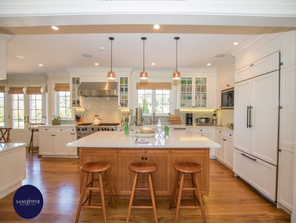 Cape Cod Home 995093