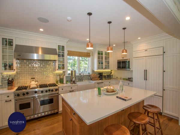 Cape Cod Home 995093