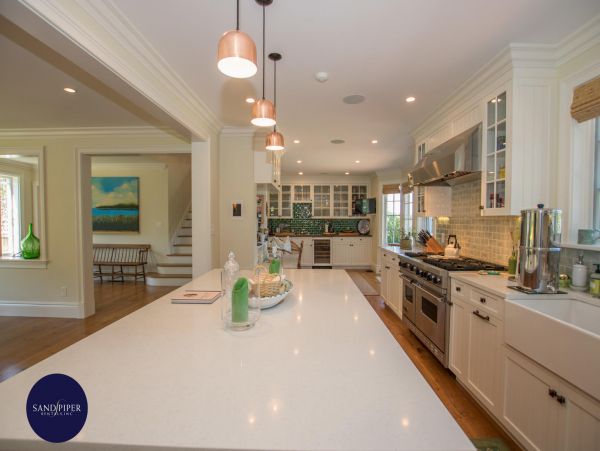Cape Cod Home 995093
