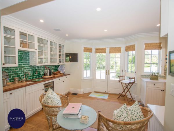 Cape Cod Home 995093
