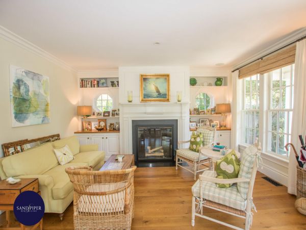 Cape Cod Home 995093