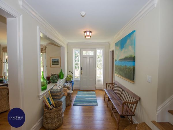 Cape Cod Home 995093