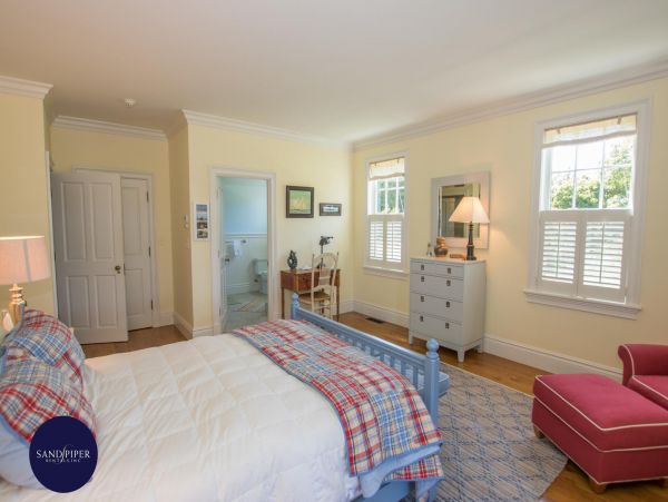 Cape Cod Home 995093