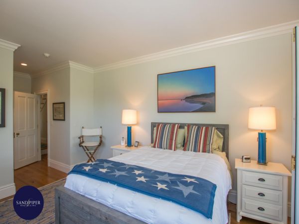 Cape Cod Home 995093