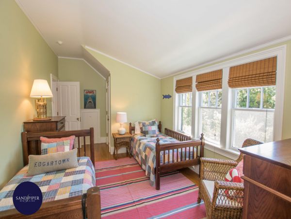 Cape Cod Home 995093