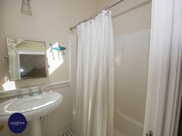 Cape Cod Home 995093