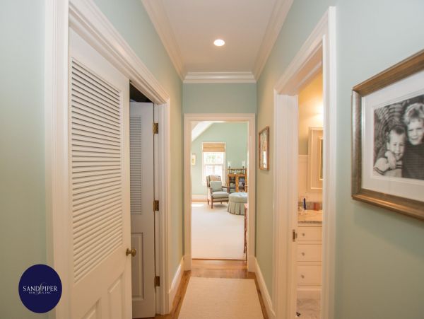 Cape Cod Home 995093