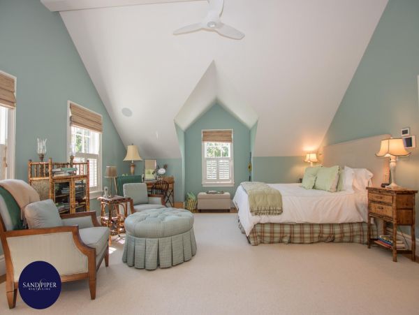 Cape Cod Home 995093