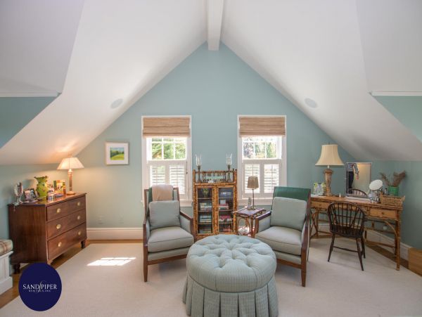 Cape Cod Home 995093