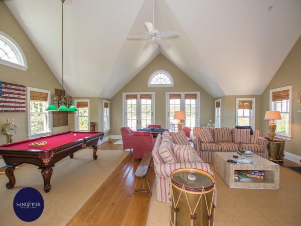 Cape Cod Home 995093
