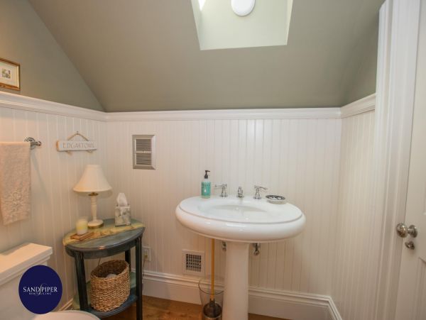 Cape Cod Home 995093