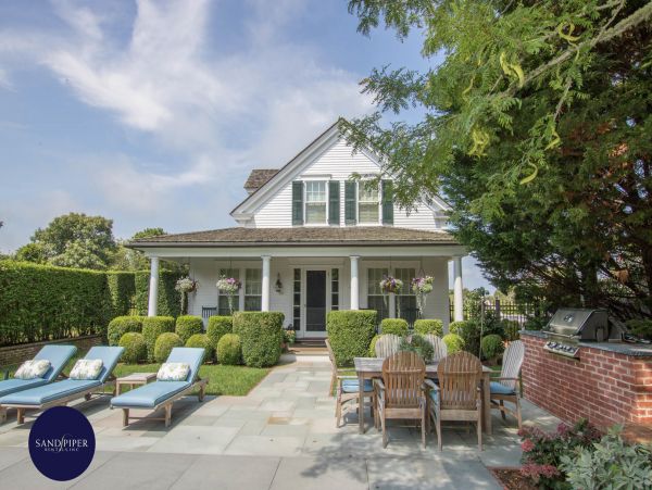 Cape Cod Home 995093