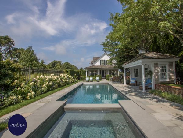 Cape Cod Home 995093