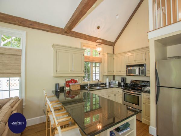 Cape Cod Home 995093