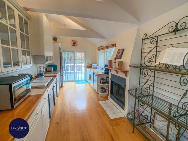 Cape Cod Home 995094