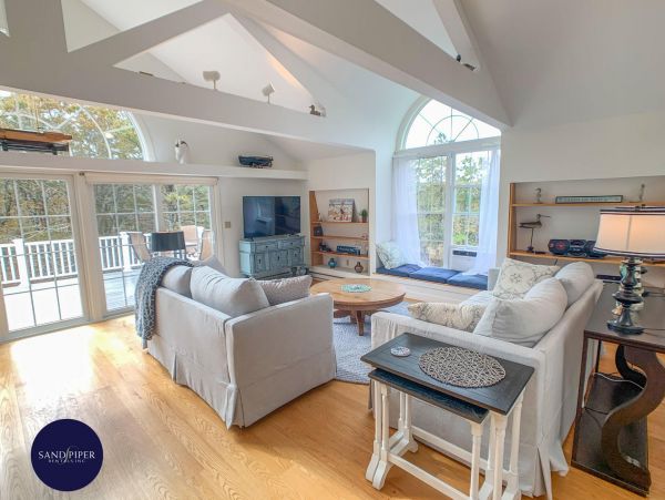Cape Cod Home 995094
