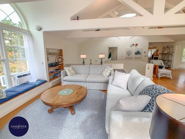 Cape Cod Home 995094
