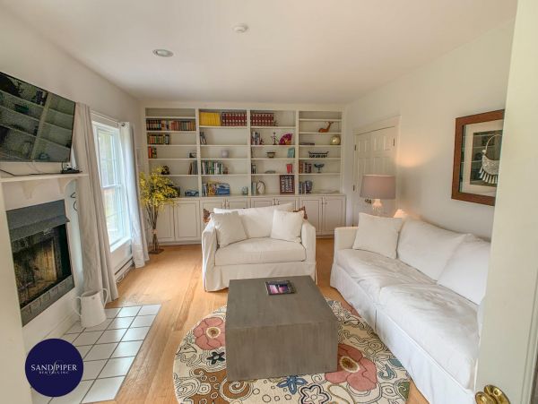 Cape Cod Home 995094