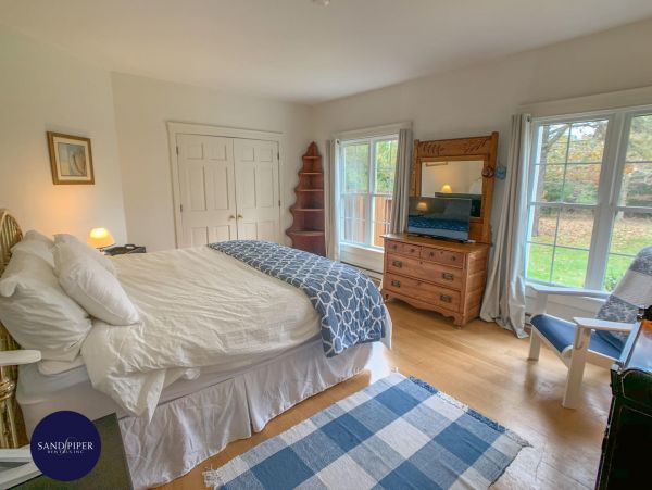 Cape Cod Home 995094