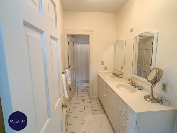 Cape Cod Home 995094