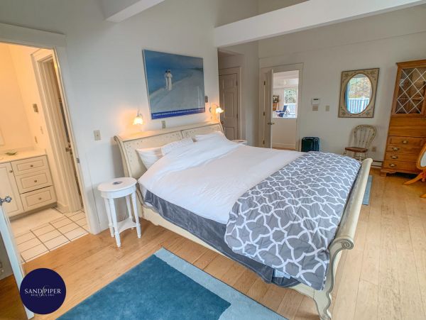 Cape Cod Home 995094