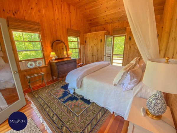 Cape Cod Home 995095