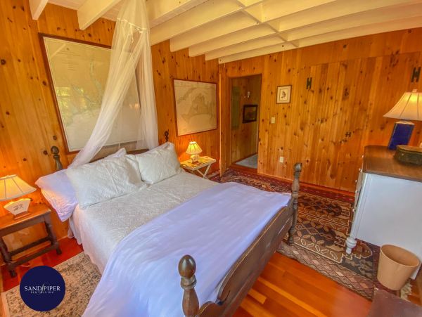 Cape Cod Home 995095