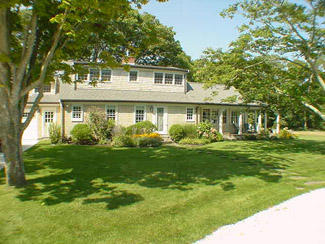 Cape Cod Home 995096