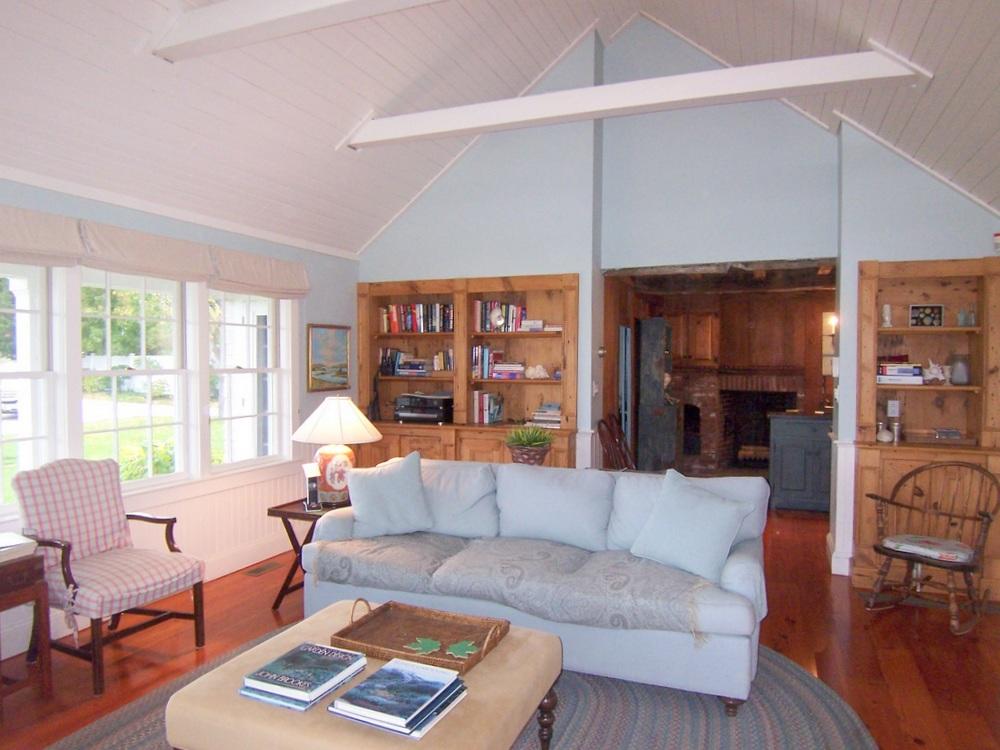 Cape Cod Home 995096