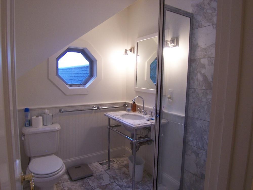 Cape Cod Home 995096