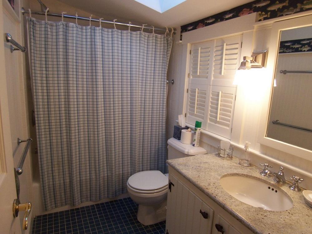 Cape Cod Home 995096