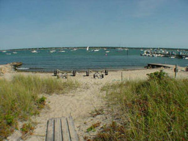 Cape Cod Home 995096