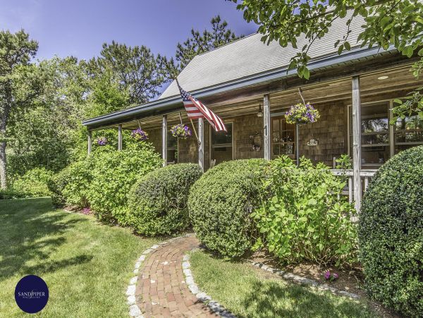Cape Cod Home 995097