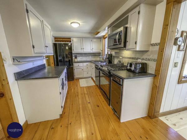 Cape Cod Home 995097