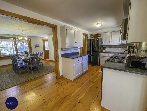 Cape Cod Home 995097
