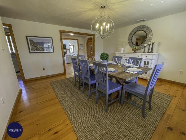 Cape Cod Home 995097
