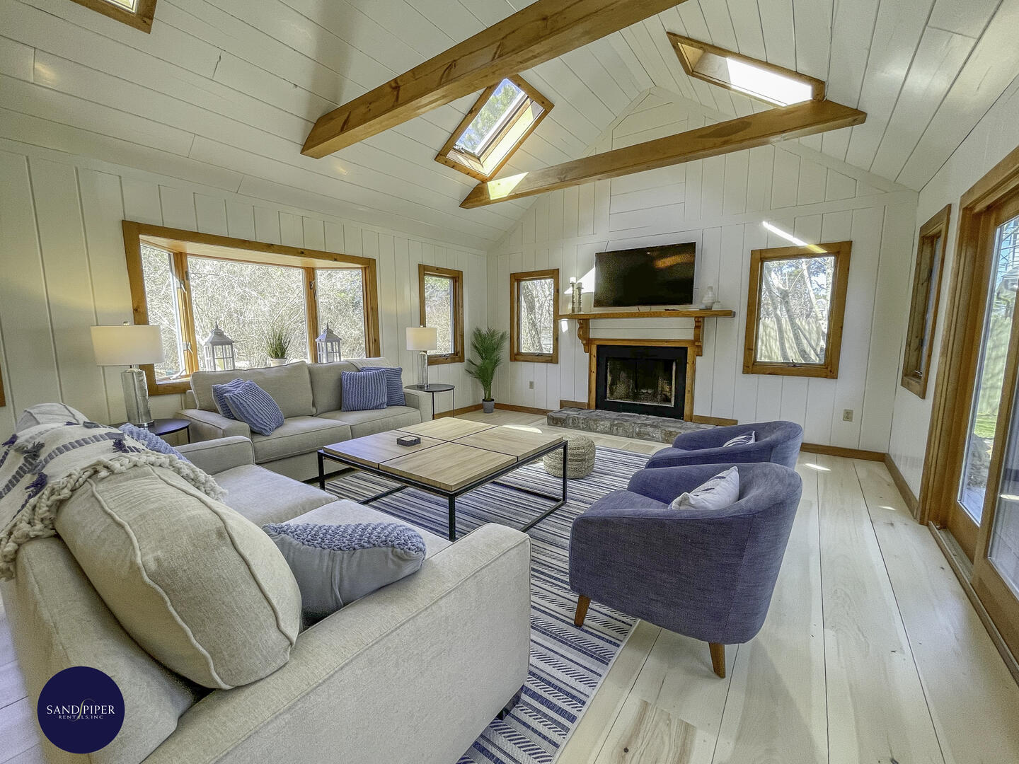 Cape Cod Home 995097