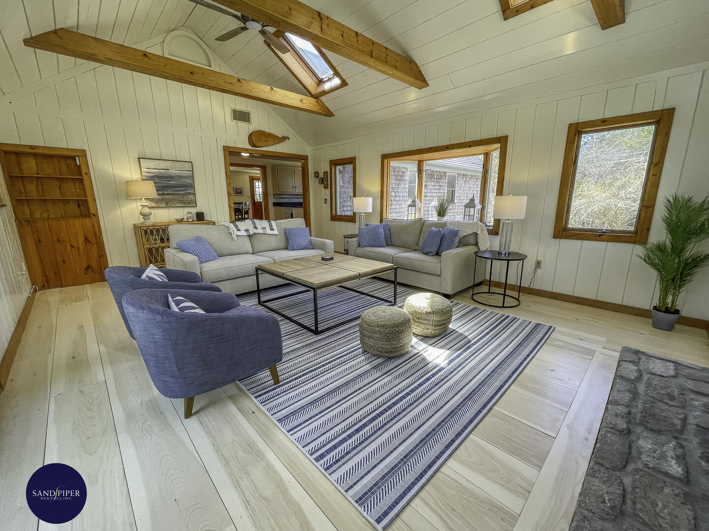 Cape Cod Home 995097