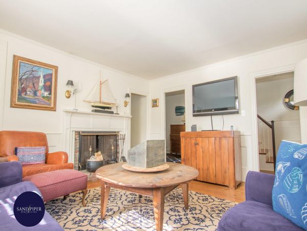 Cape Cod Home 995098