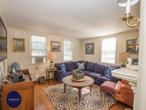 Cape Cod Home 995098