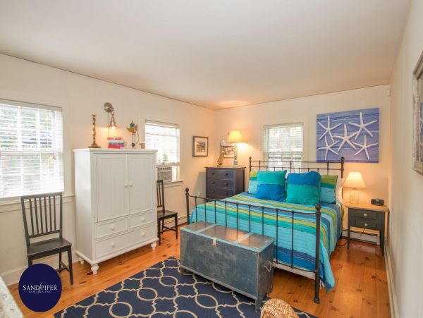 Cape Cod Home 995098