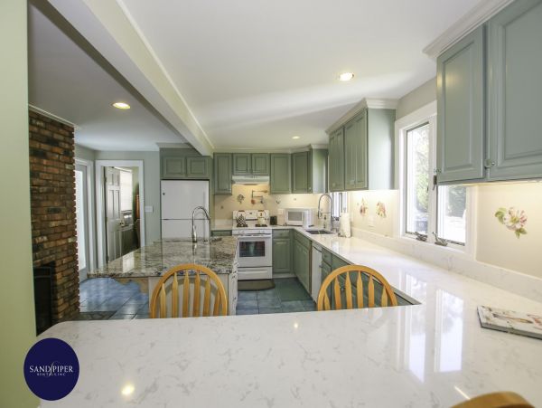 Cape Cod Home 995099