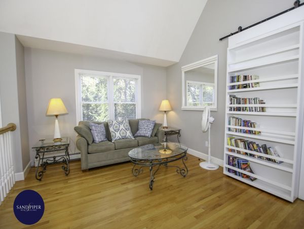 Cape Cod Home 995099