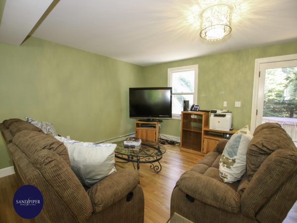 Cape Cod Home 995099