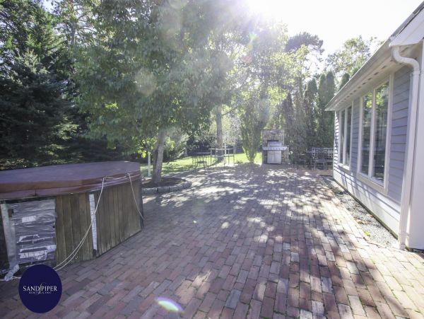 Cape Cod Home 995099
