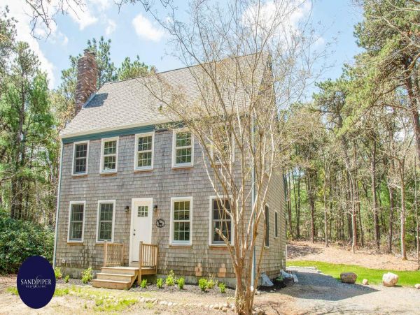 Cape Cod Home 995101