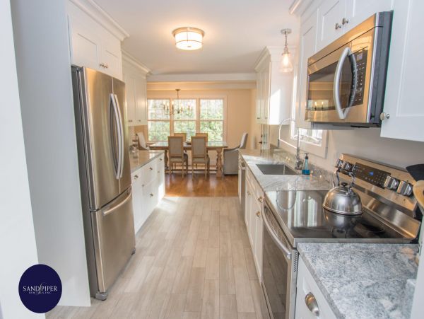 Cape Cod Home 995101