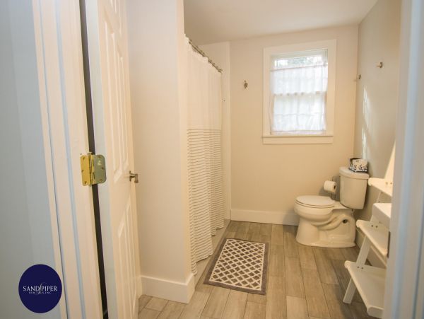Cape Cod Home 995101